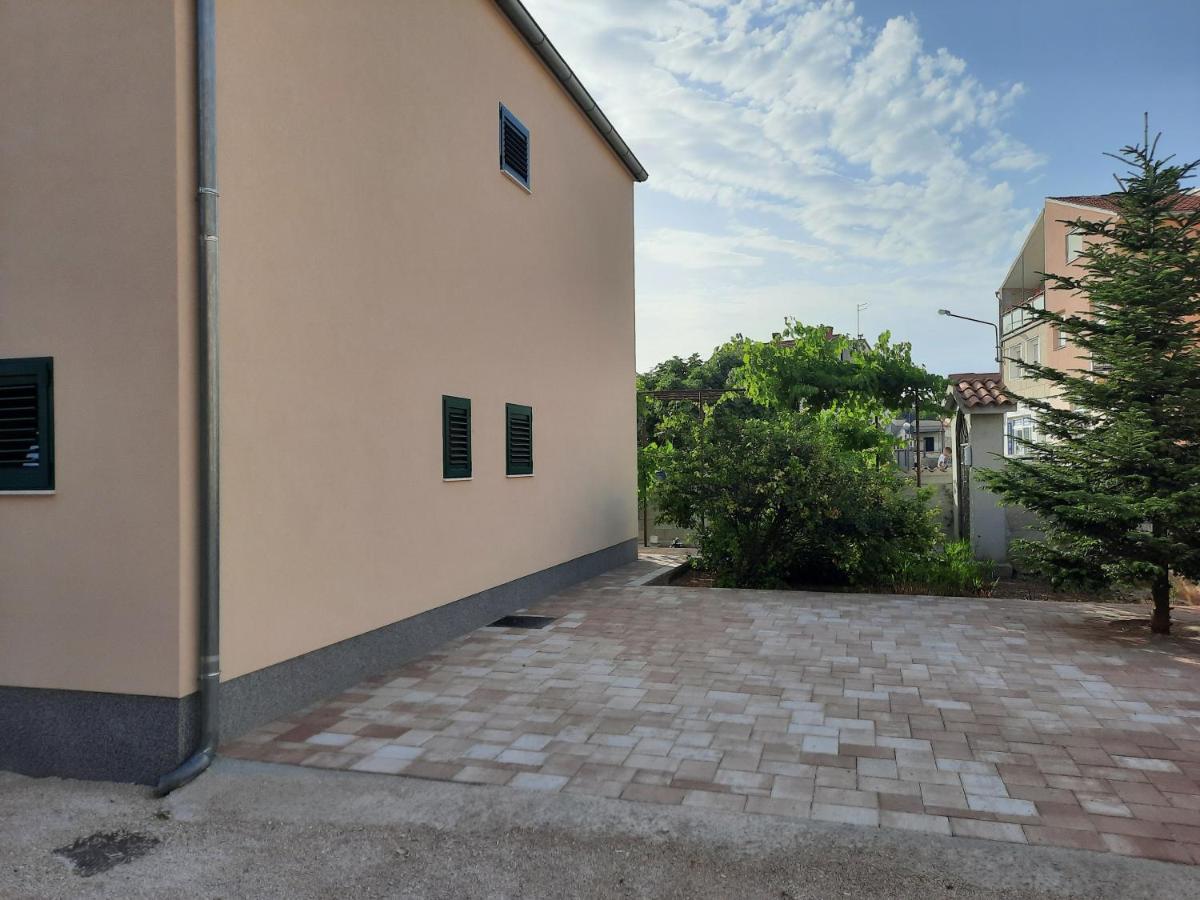 Apartman Laura M Vodice Esterno foto