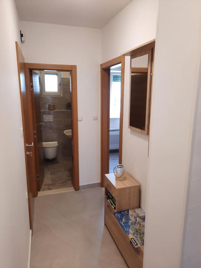 Apartman Laura M Vodice Esterno foto