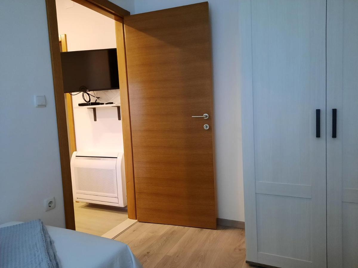 Apartman Laura M Vodice Esterno foto