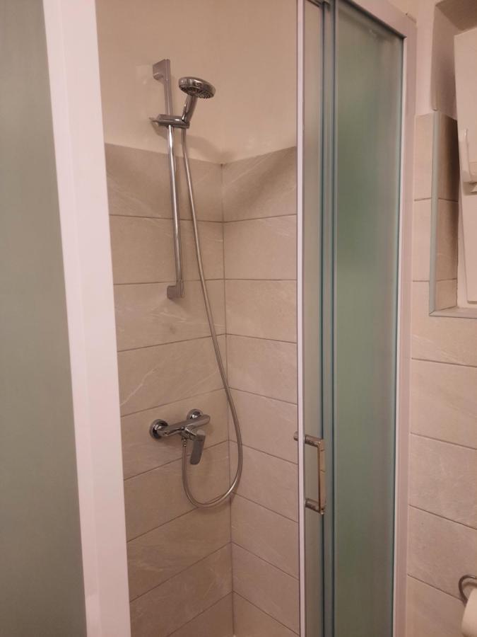 Apartman Laura M Vodice Esterno foto