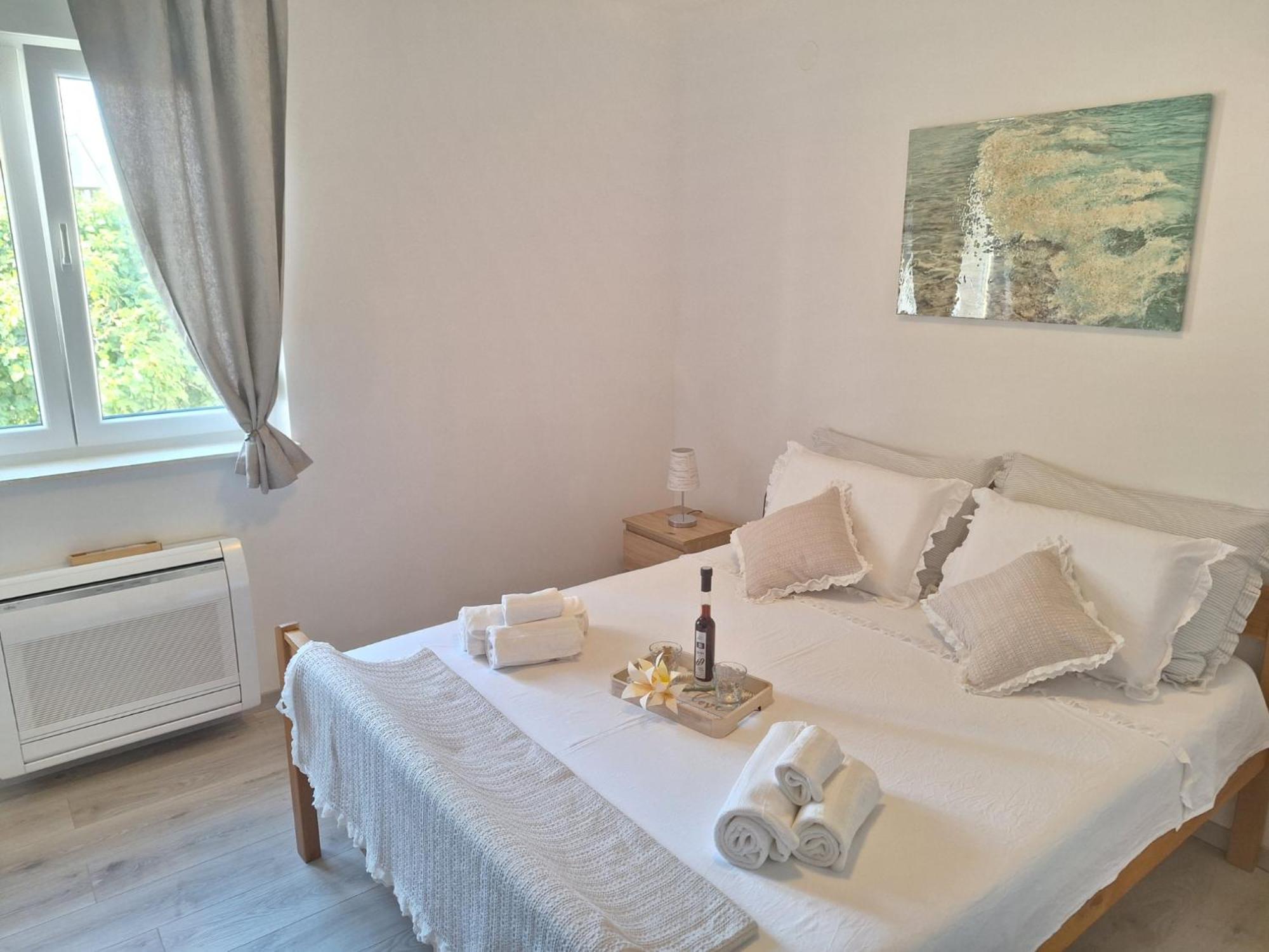 Apartman Laura M Vodice Esterno foto